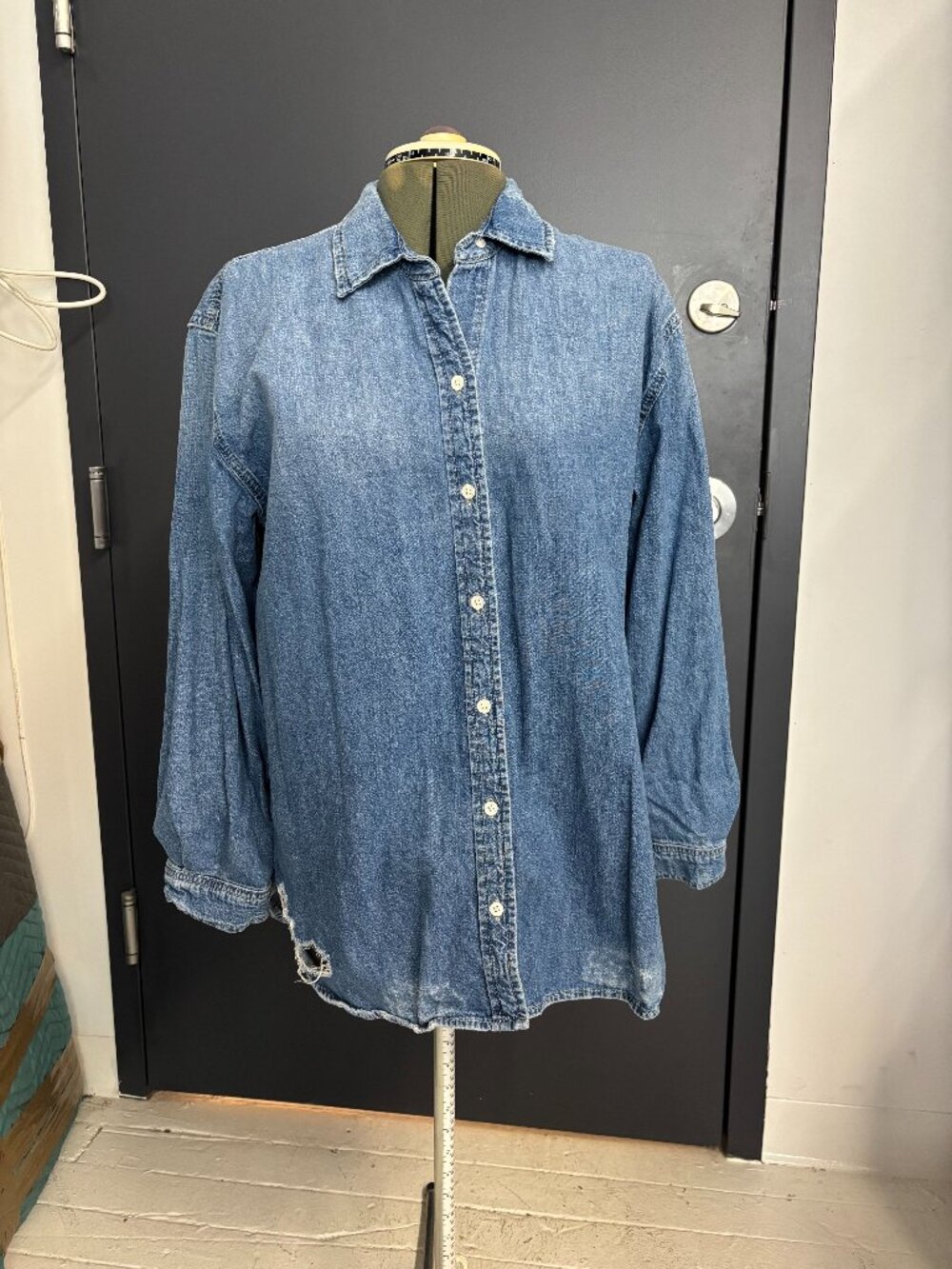 Frame Long Sleeved Denim Button Down Sz Medium